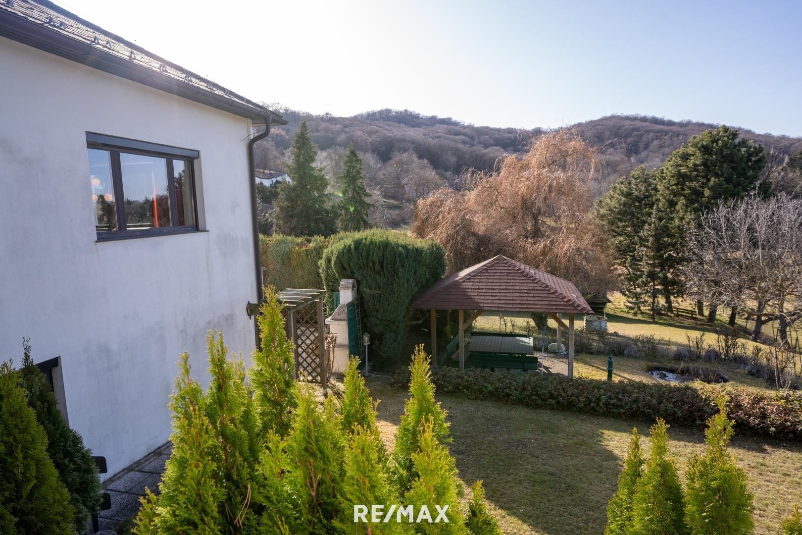 Traumhaftes Einfamilienhaus mit Hallenbad, Sauna und Wintergarten - Ein exklusives Wohnerlebnis!