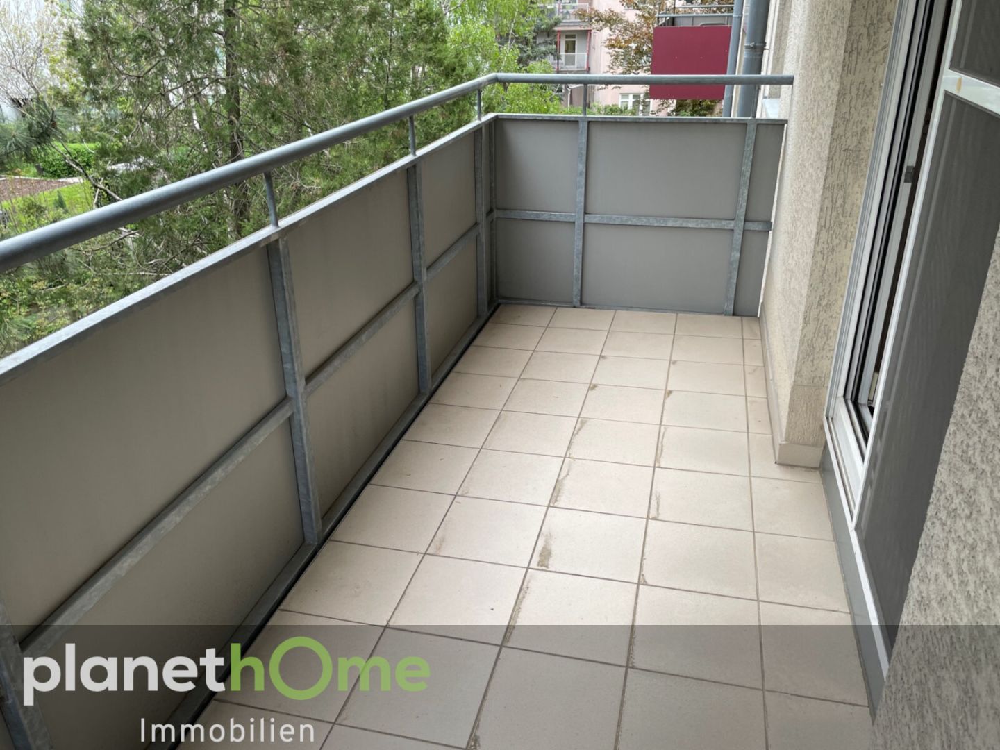 Gepflegte Wohnung mit Balkon und Autoabstellplatz