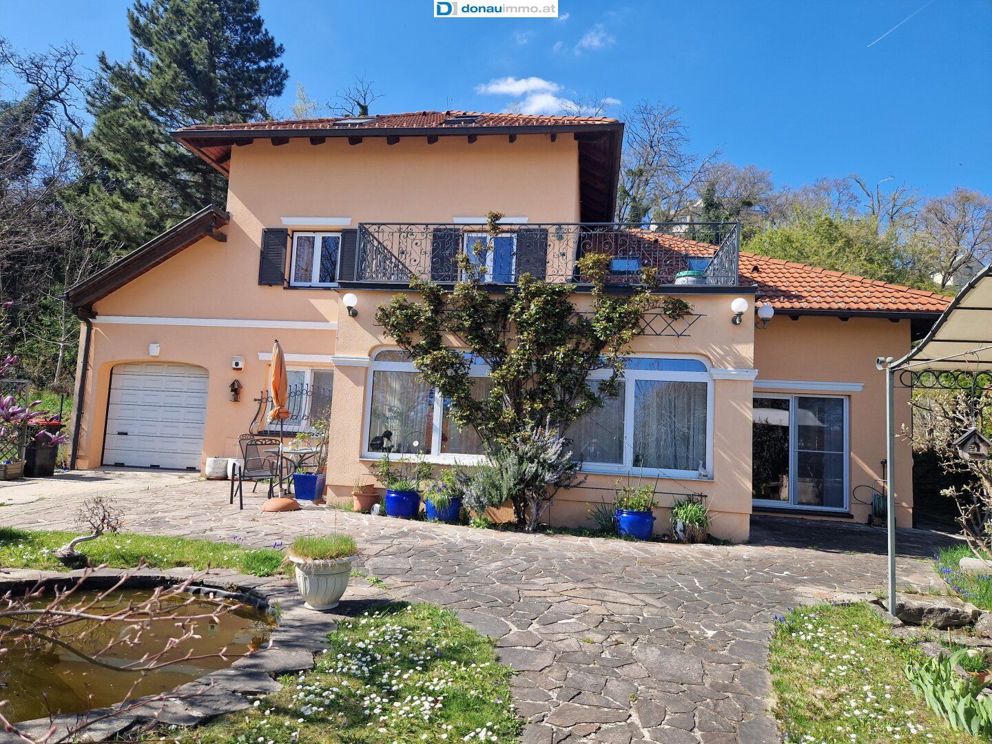 Traumhafte Architektenvilla in Eisenstadt: 5 Zimmer, Garten, Balkon und Garage!