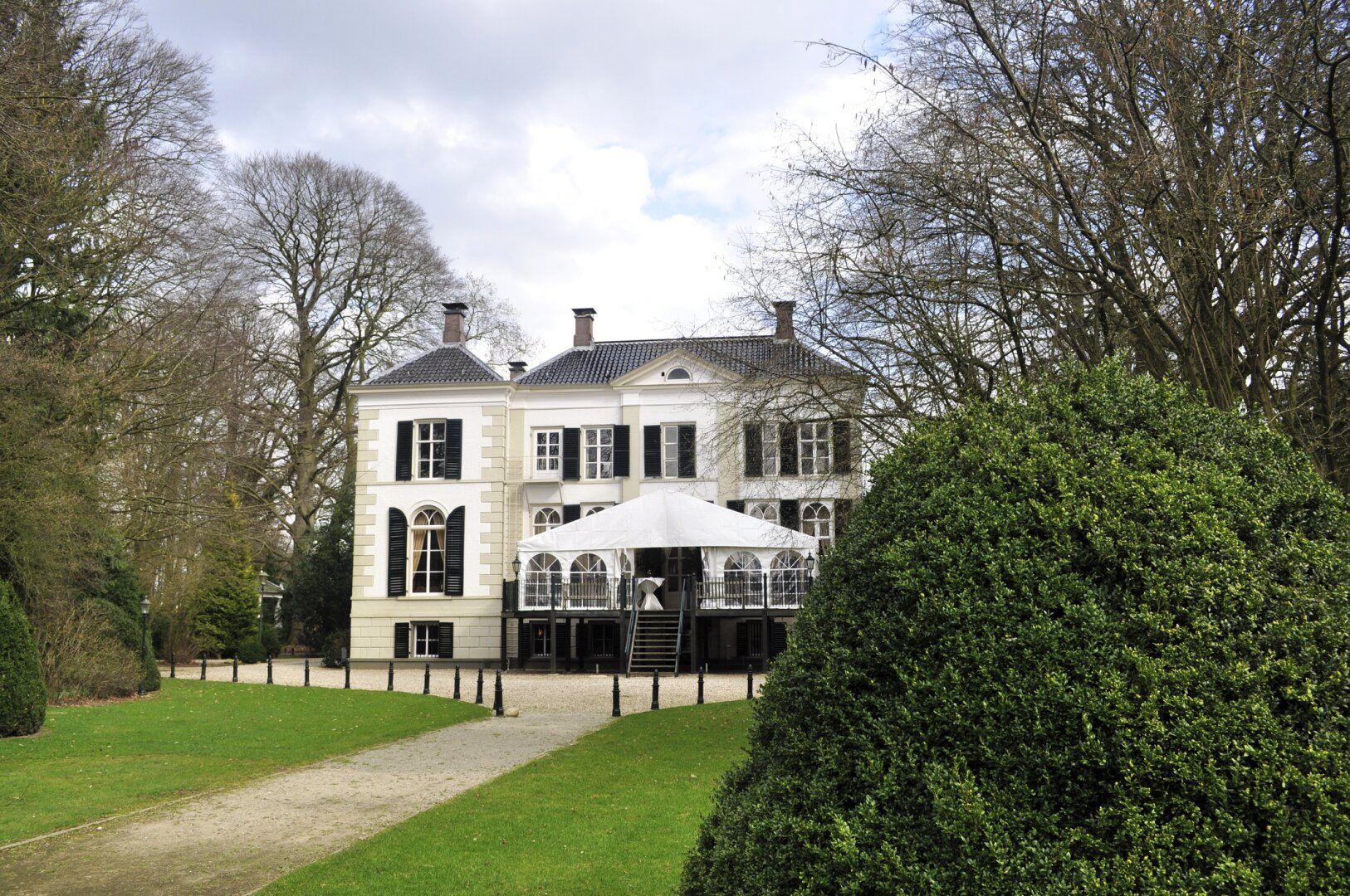 Historische 15-Zimmer Villa, Nähe Pötzleinsdorfer Schlosspark