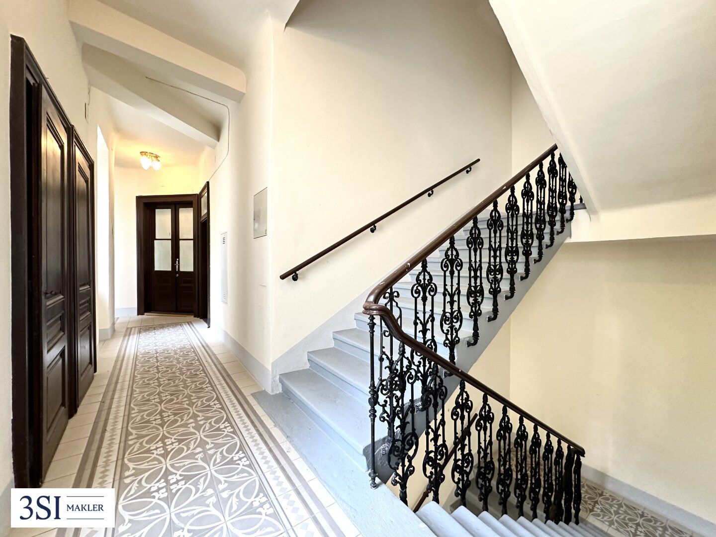 Charmante 1-Zimmer-Wohnung im klassischen Altbauparterre