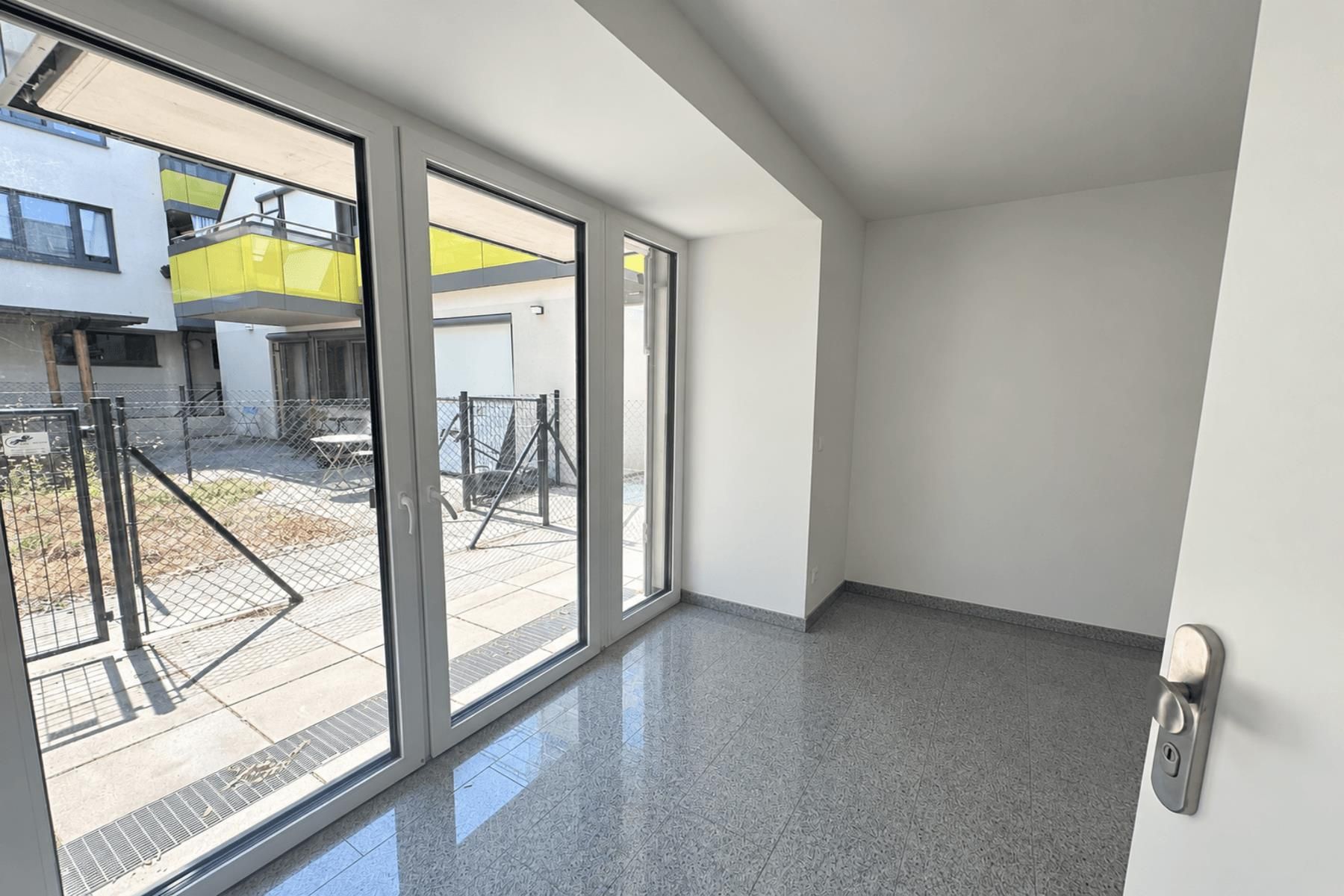 Modernes Neubau-Büro mit Terrasse im 12. Bezirk - Garagenplätze optional - Ansicht 2