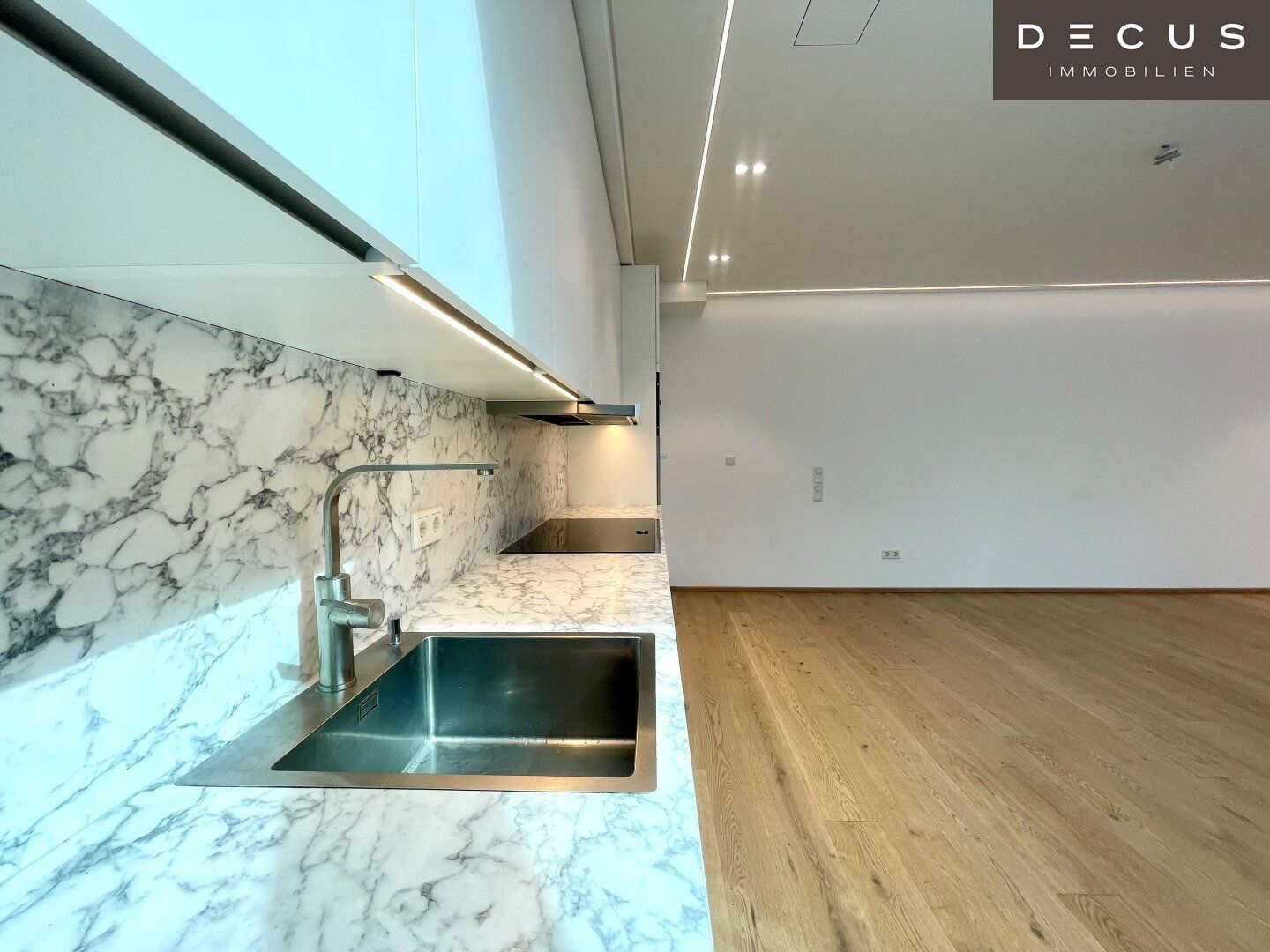 RESIDIEREN AM STADTPARK | ELEGANTE DACHGESCHOSSWOHNUNG | RUHIGE HOFSEITIGE 12 m2 TERRASSE | 4 ZIMMER | 2 BÄDER