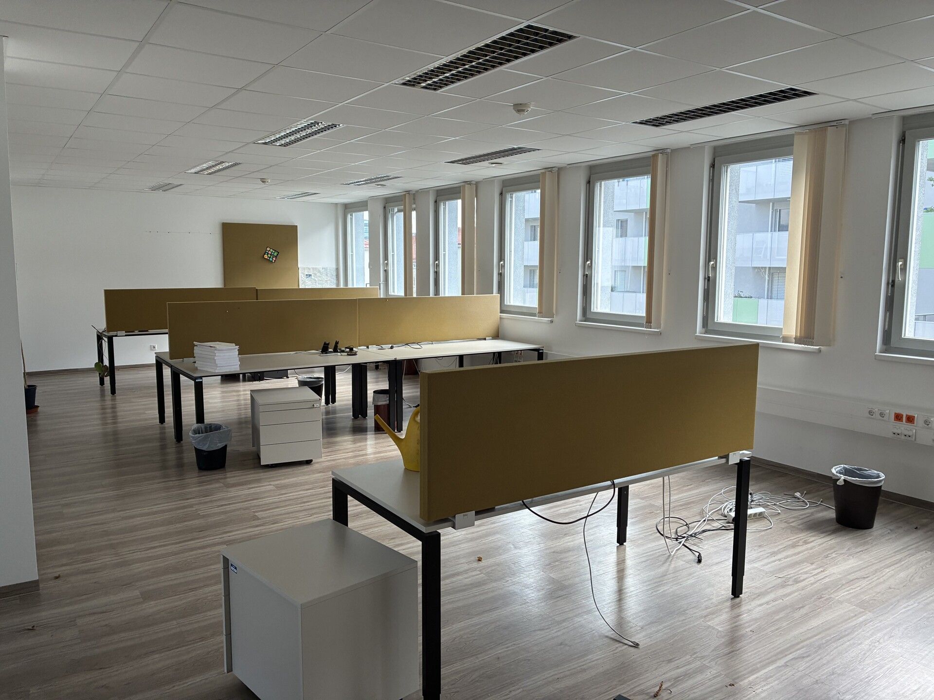 Modernes Bürogebäude mit Lagerfläche in zentraler Lage - Ansicht 3
