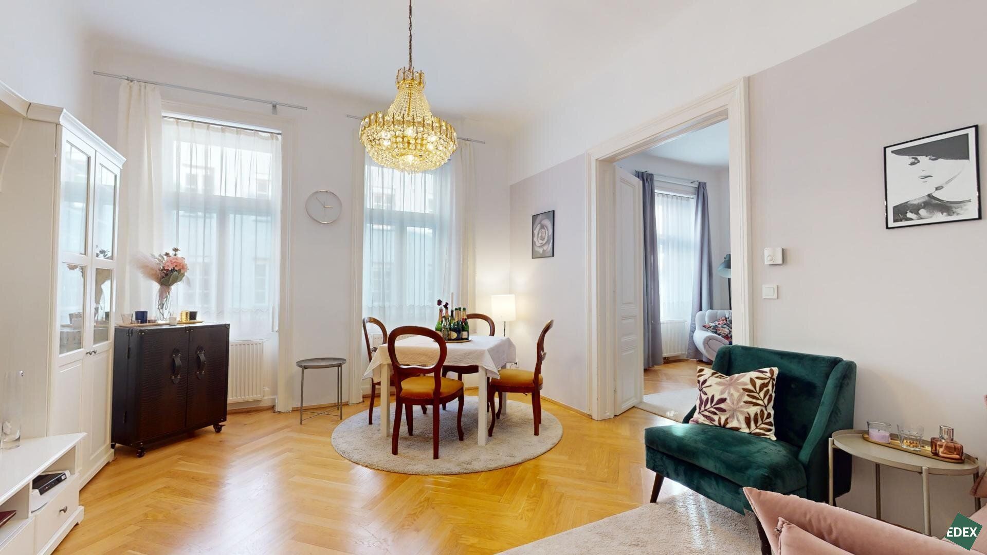 Helle 3-Zimmer-Altbau-Wohnung mit Balkon und sehr guter Anbindung