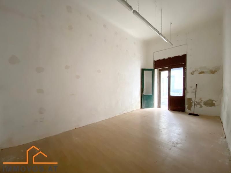 sanierungsbedürftige ALTBAU Wohnung im EG