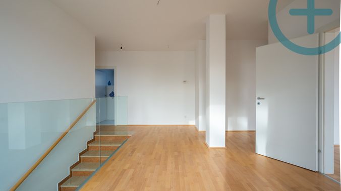 Stiegenaufgang (2.DG)