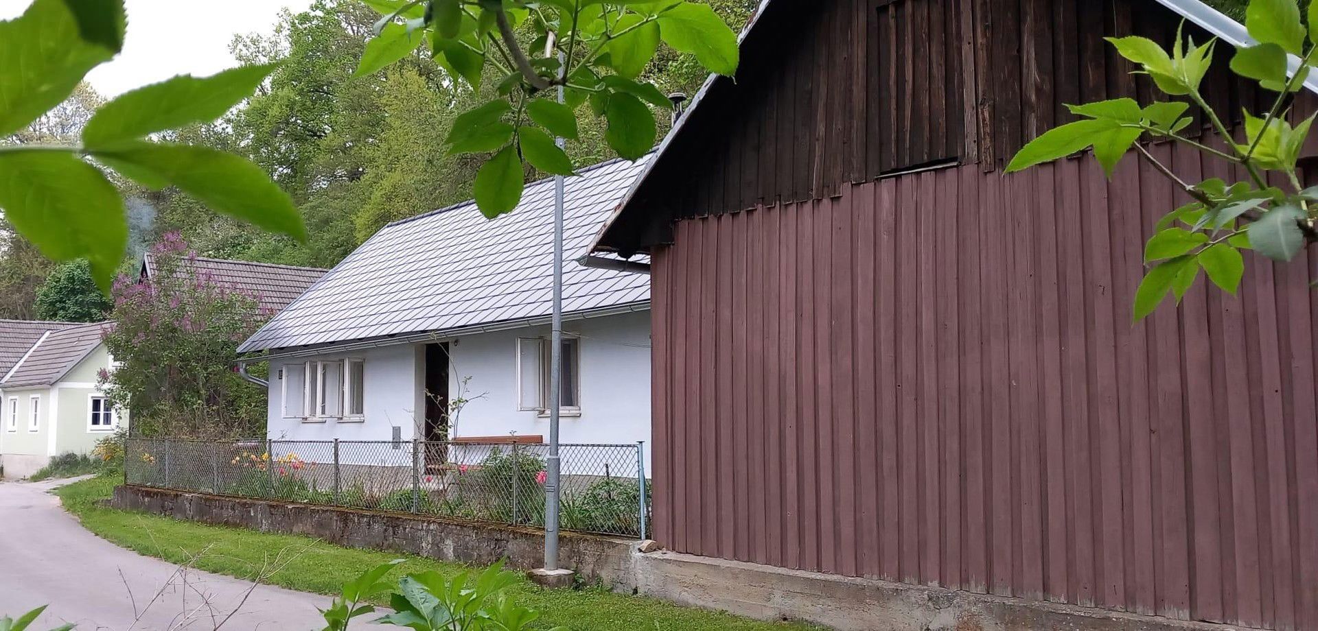Ruhe Oase in Ortsrandlage und Waldnähe