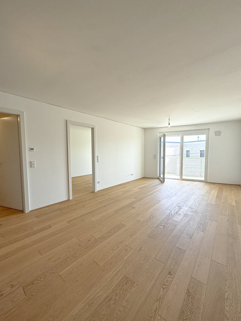 2-Zimmer-Wohnung mit moderner Küche, Balkon und Lift