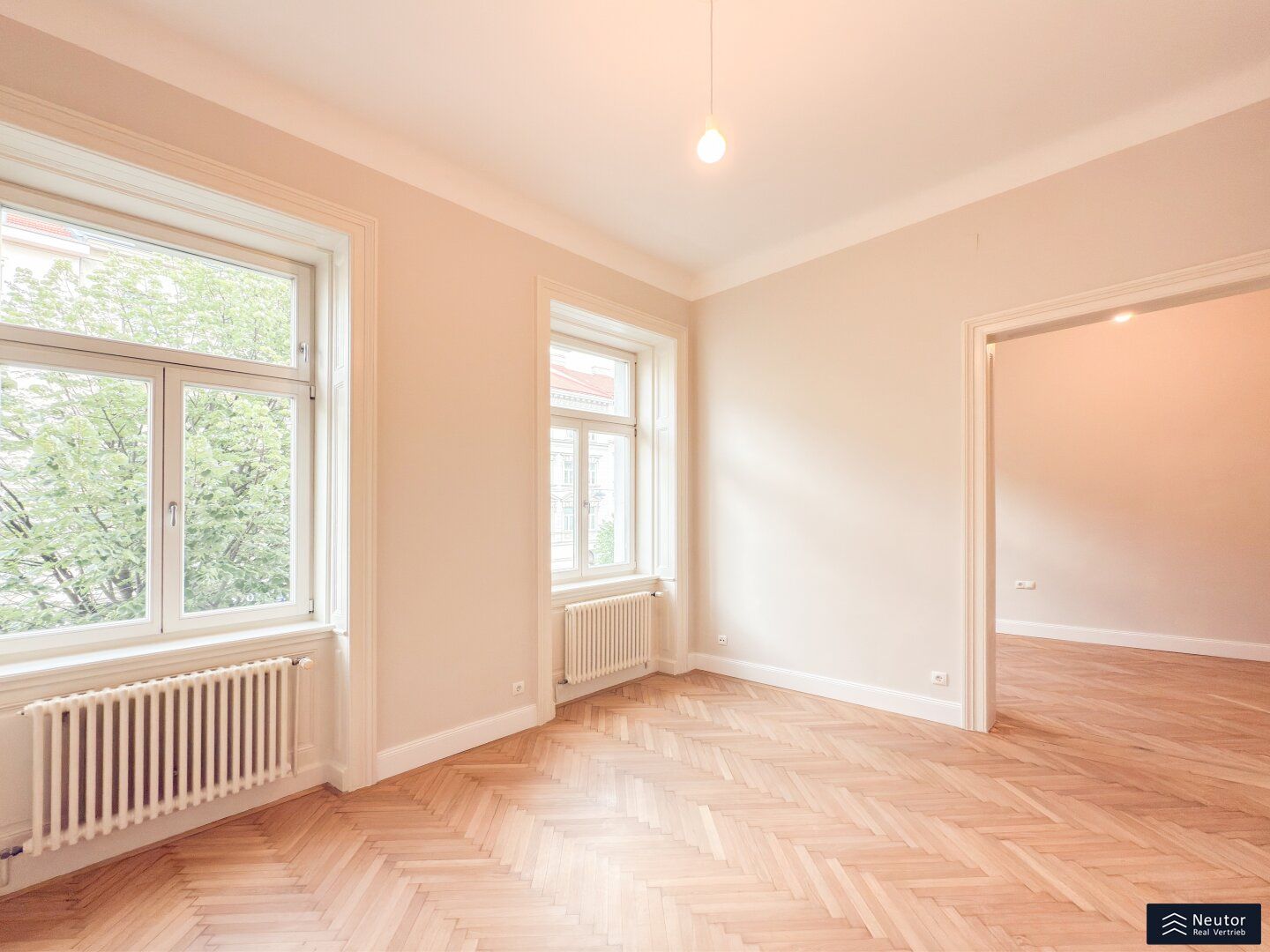 CHARMANTE BALKONWOHNUNG - HERRSCHAFTLICHER ALTBAUCHARME - LICHTDURCHFLUTET - KLIMATISIERT - IM HERZEN DES 3. WIENER GEMEINDEBEZIRKS