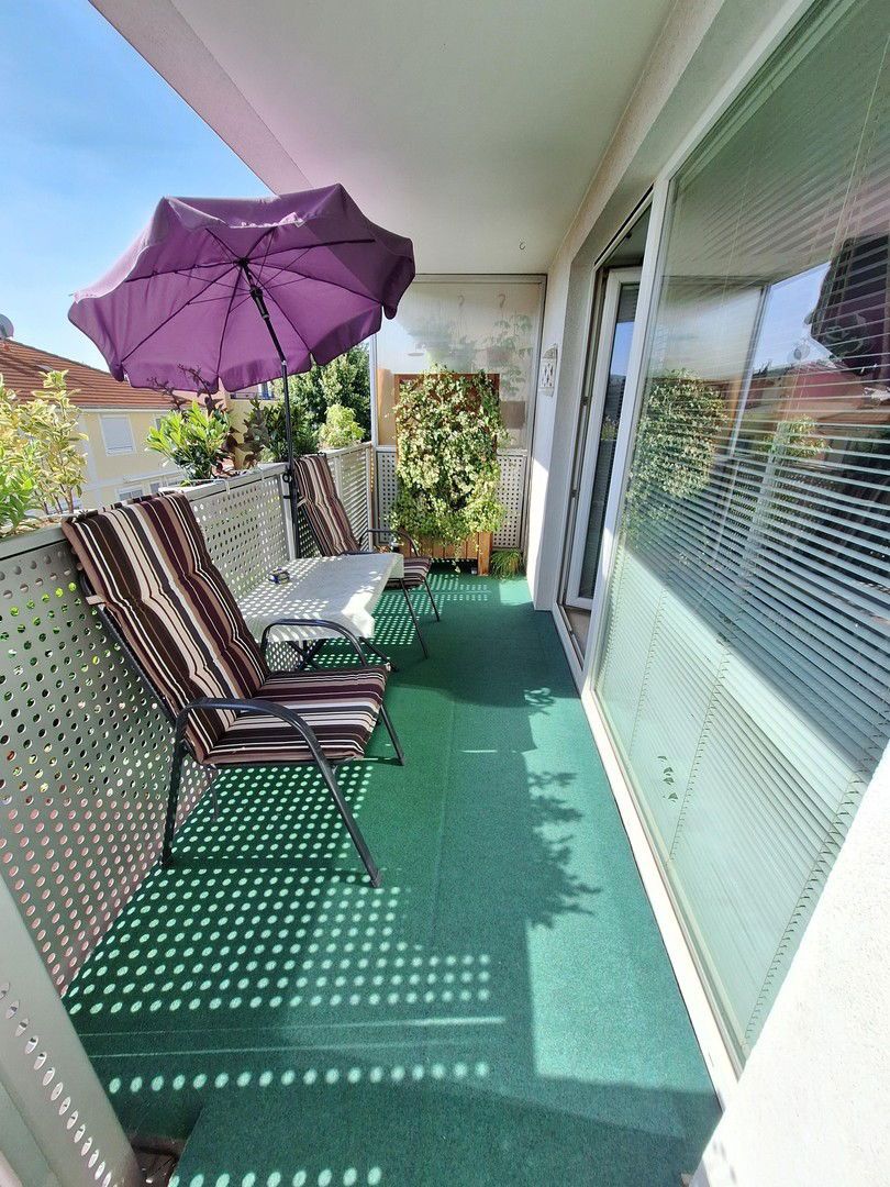 Thermensiedlung Oberlaa Helle 2 1/2 Zimmer Wohnung mit großer, offener Loggia mit Blick ins Grüne!