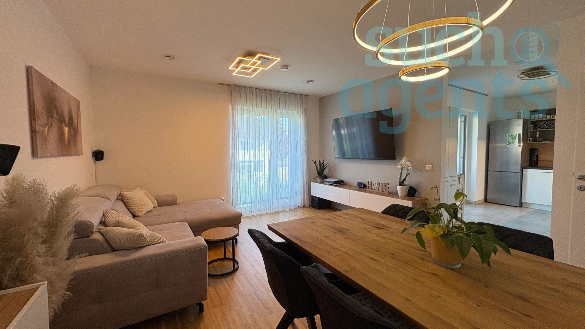 Neuwertige Etagenwohnung in Wels - 4 Zimmer, barrierefrei mit Lift, Balkon & Garage