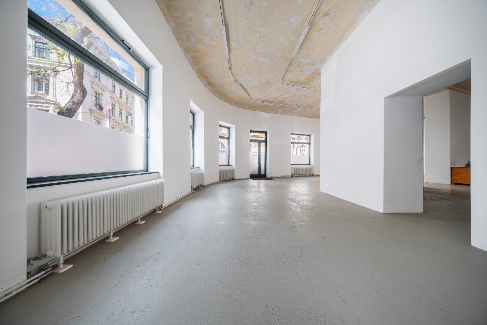 Außergewöhnliches Loft-Atelier mit 330 m², imposanter Raumhöhe & einzigartiger Sichtbarkeit - Ansicht 5