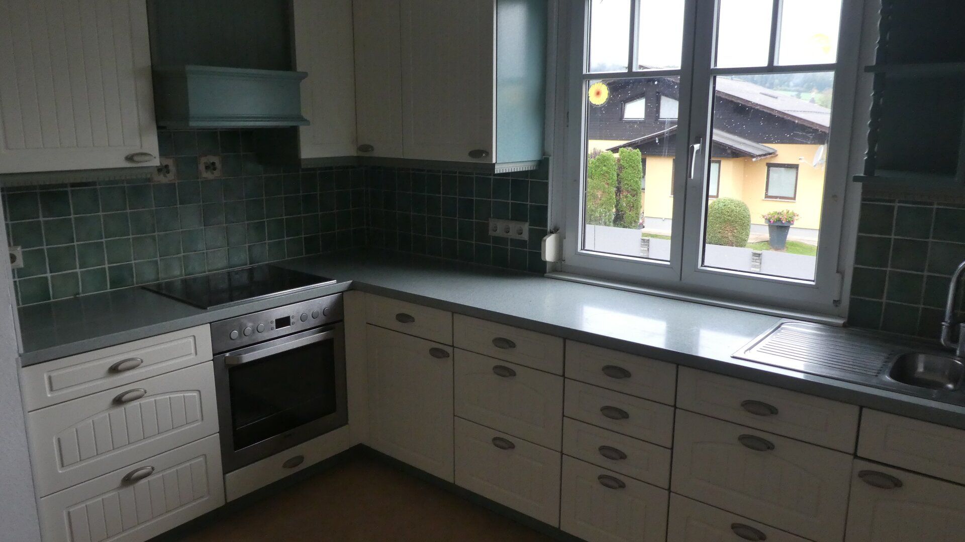 Schöne große Mietwohnung in ruhiger Lage und doch Zentrumsnähe von Villach zu vermieten!