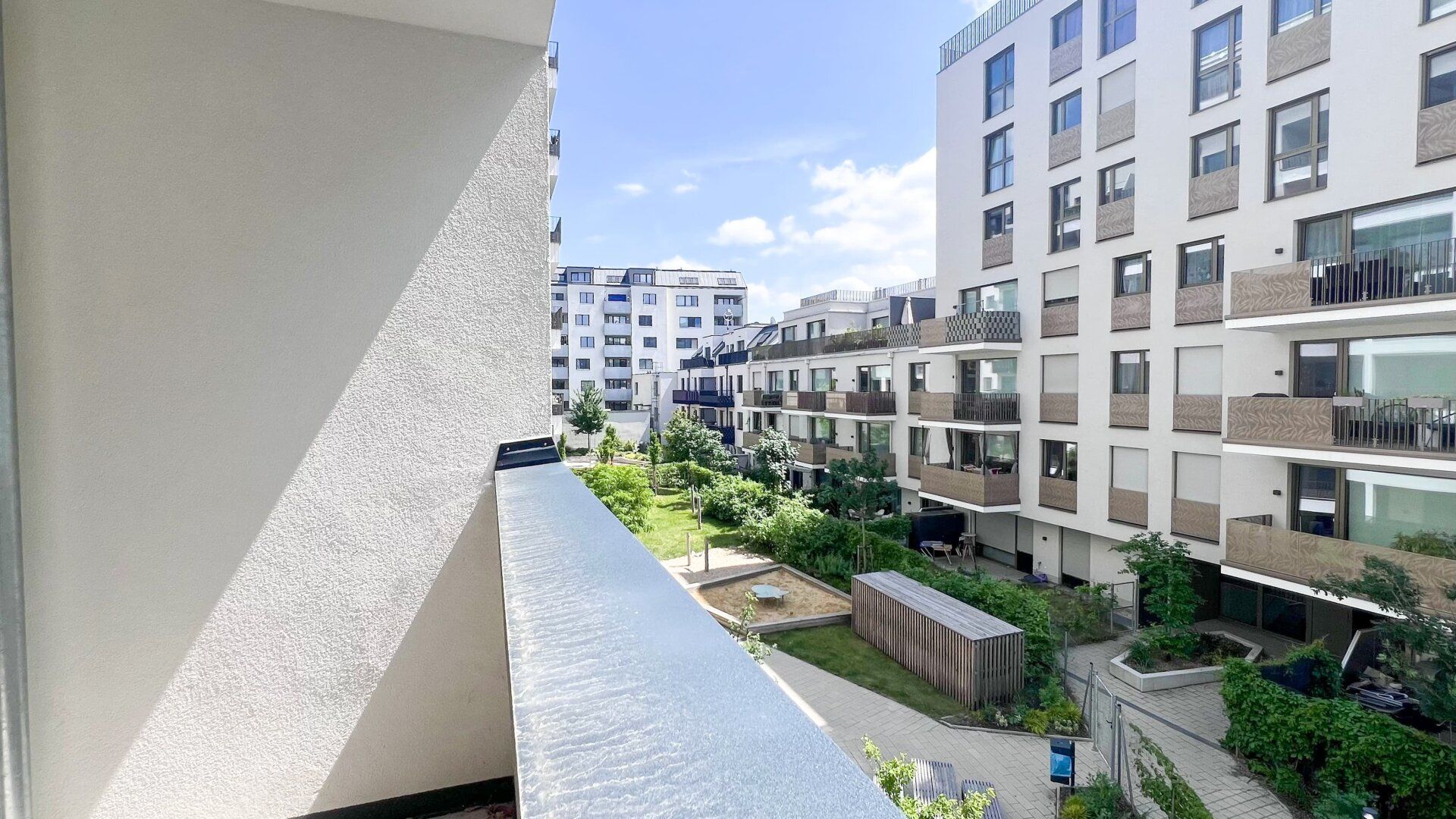 PROVISIONSFREI - WUNDERBAR AUFGETEILTE 2-ZIMMER-WOHNUNG MIT BALKON