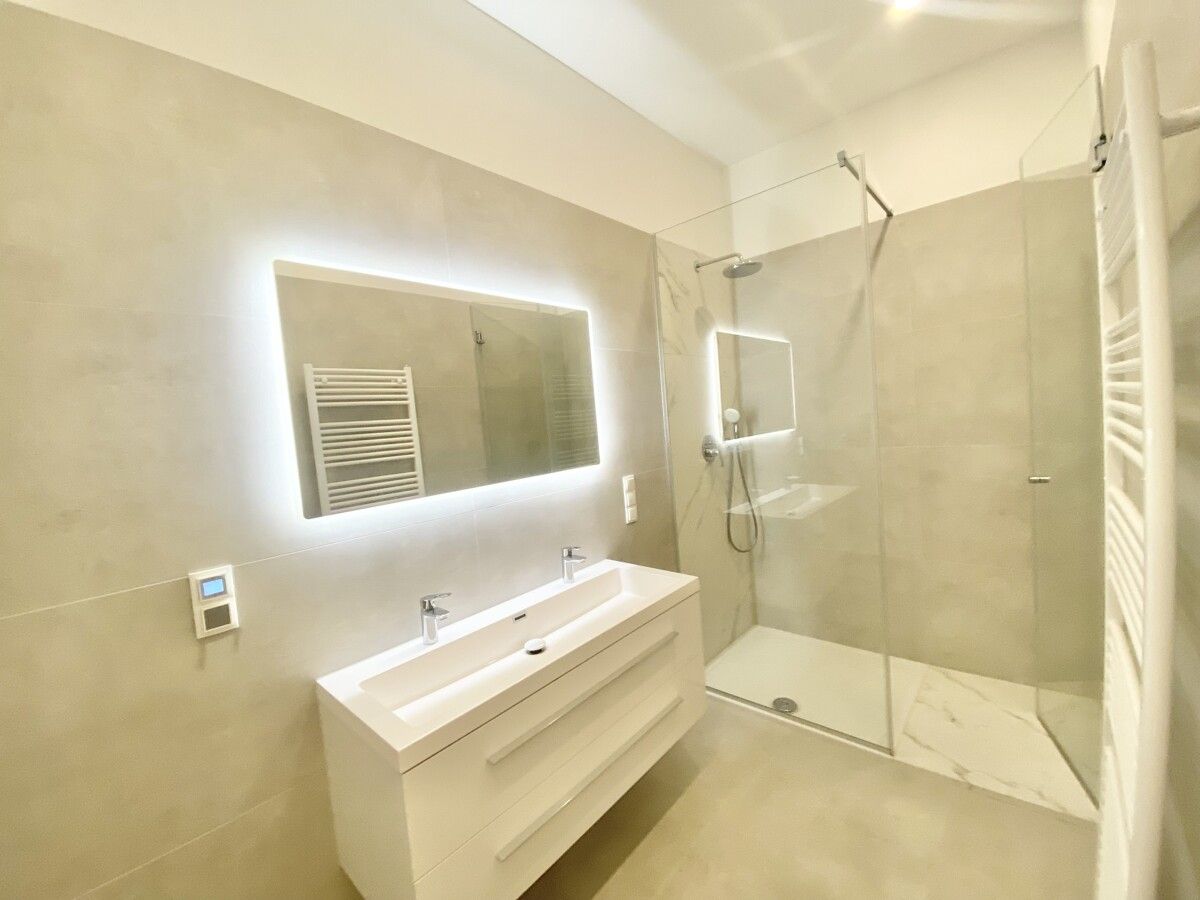 SCHÖNES ECK 3 Zimmerwohnung inkl. Küche - ERSTBEZUG - 2 bedroom apartment