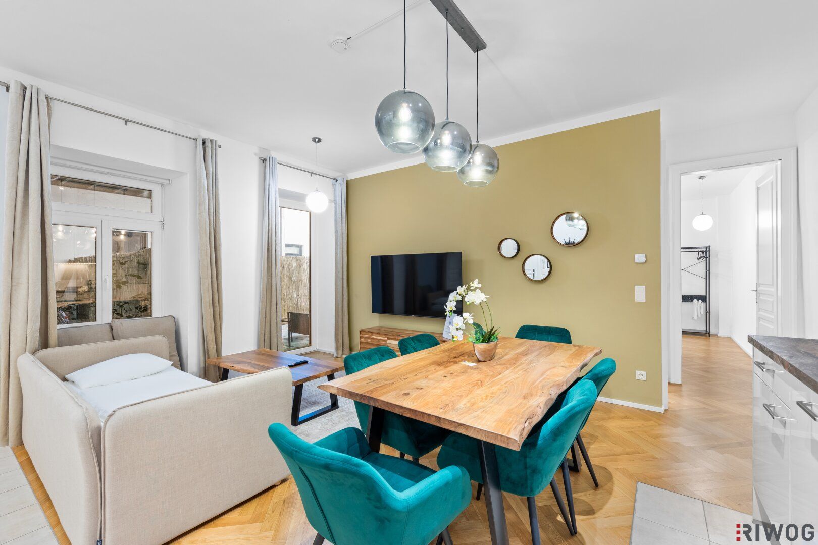 Sanierter STILALTBAU mit HOFTERRASSE in RUHELAGE | Ca. 2 Min. zur U4 SCHÖNBRUNN | Ca. 15 Min. in den 1. Bezirk
