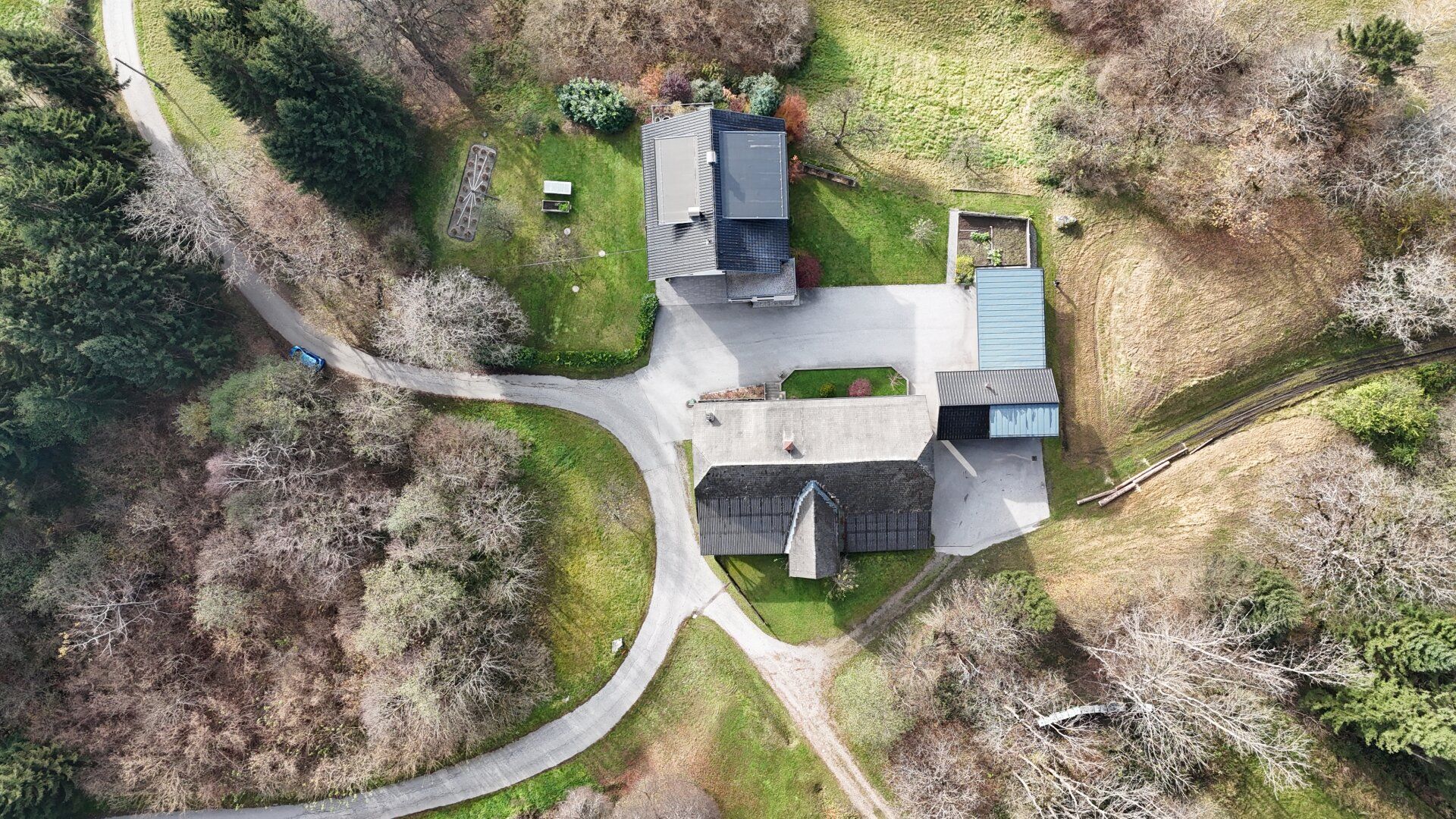 Alleinlage - Hochwertiges Wohnhaus mit Nebengebäuden auf ehemaliger Hofstelle - Vista 6