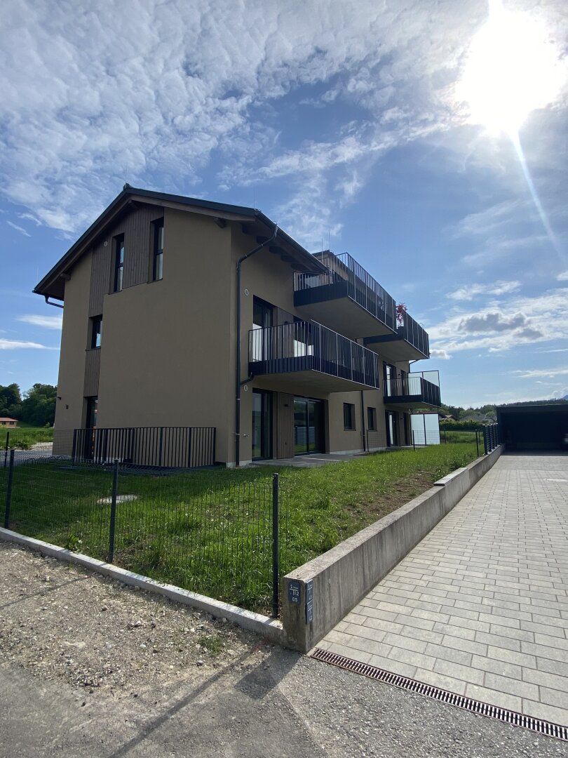 Idyllische 3,5-Zimmer-Wohnung mit Garten - Erstbezug