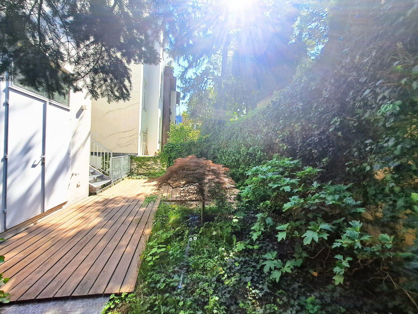 Stillvolle Altbauwohnung mit eigenem Garten zu verkaufen