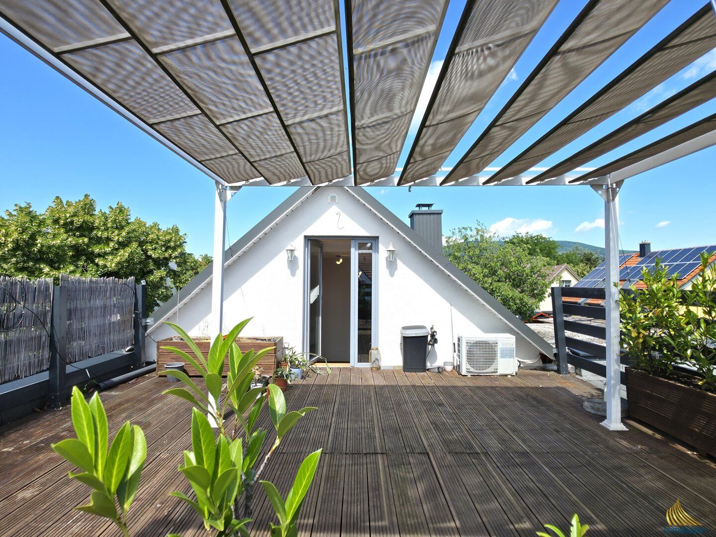 Charmantes Wohnhaus ohne Gartenarbeit - mit Dachterrasse und Stil!