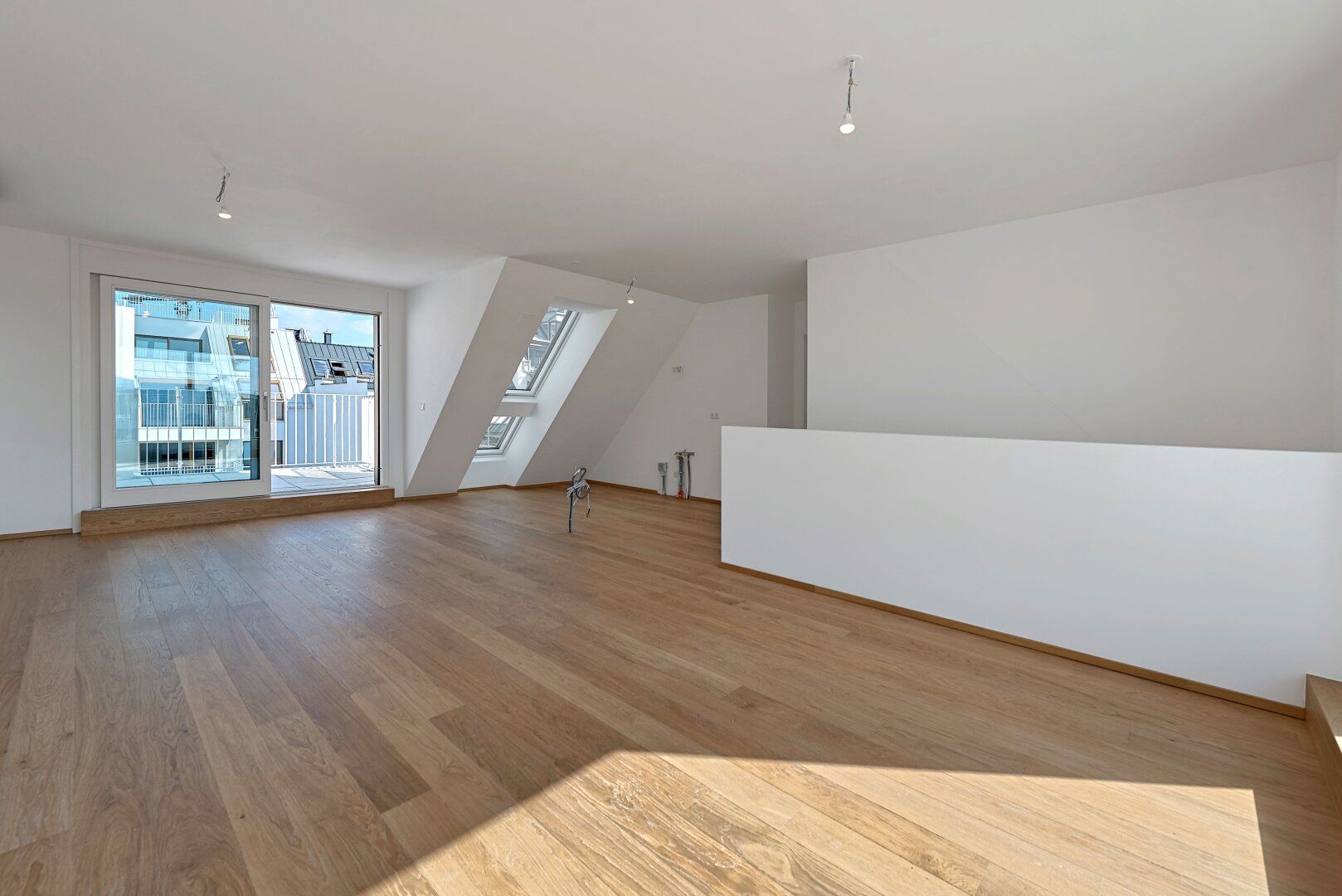 THE TEMPTATION - Dachgeschoss-Maisonette mit 2 Terrassen + Balkon | 33 m² Freifläche, 4 Zimmer - Ansicht 5