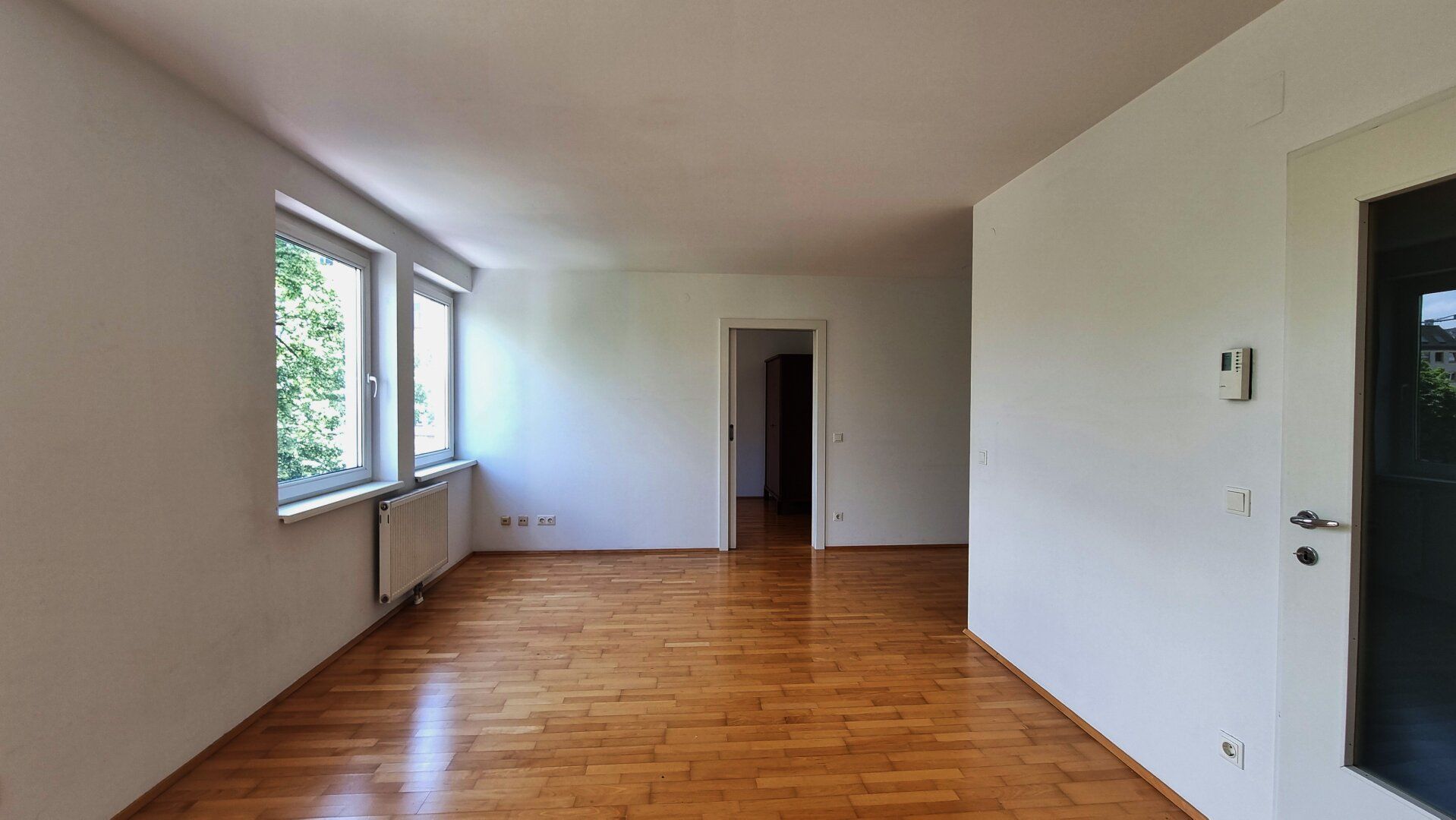Lichtdurchflutete 2-Zimmer-Wohnung mit Blick in den Schubertpark - Ihr neues Zuhause wartet auf Sie