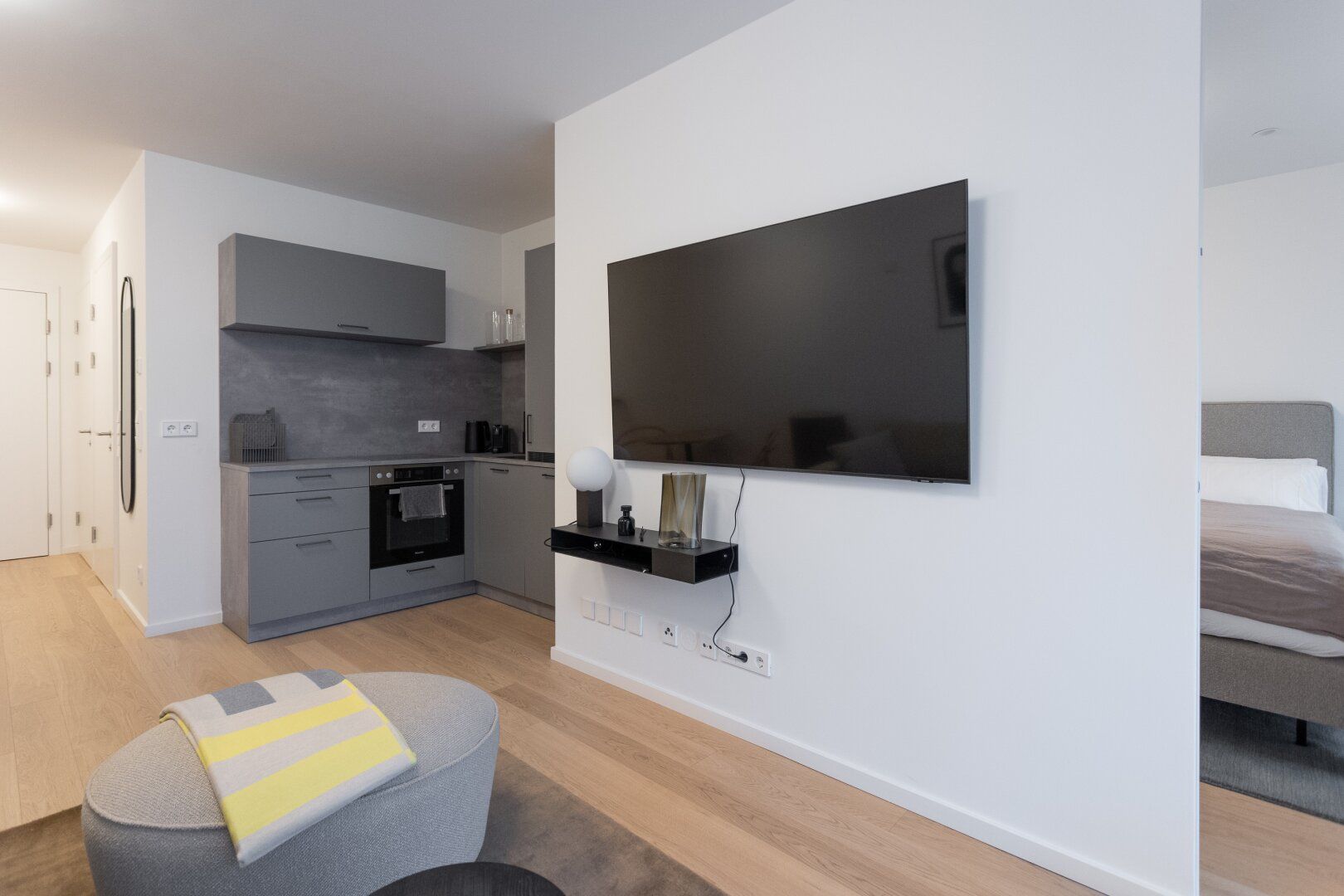 Ideal für Anleger! Exklusiver, voll möblierter Neubau mit Loggia am Donaukanal! - Mehr