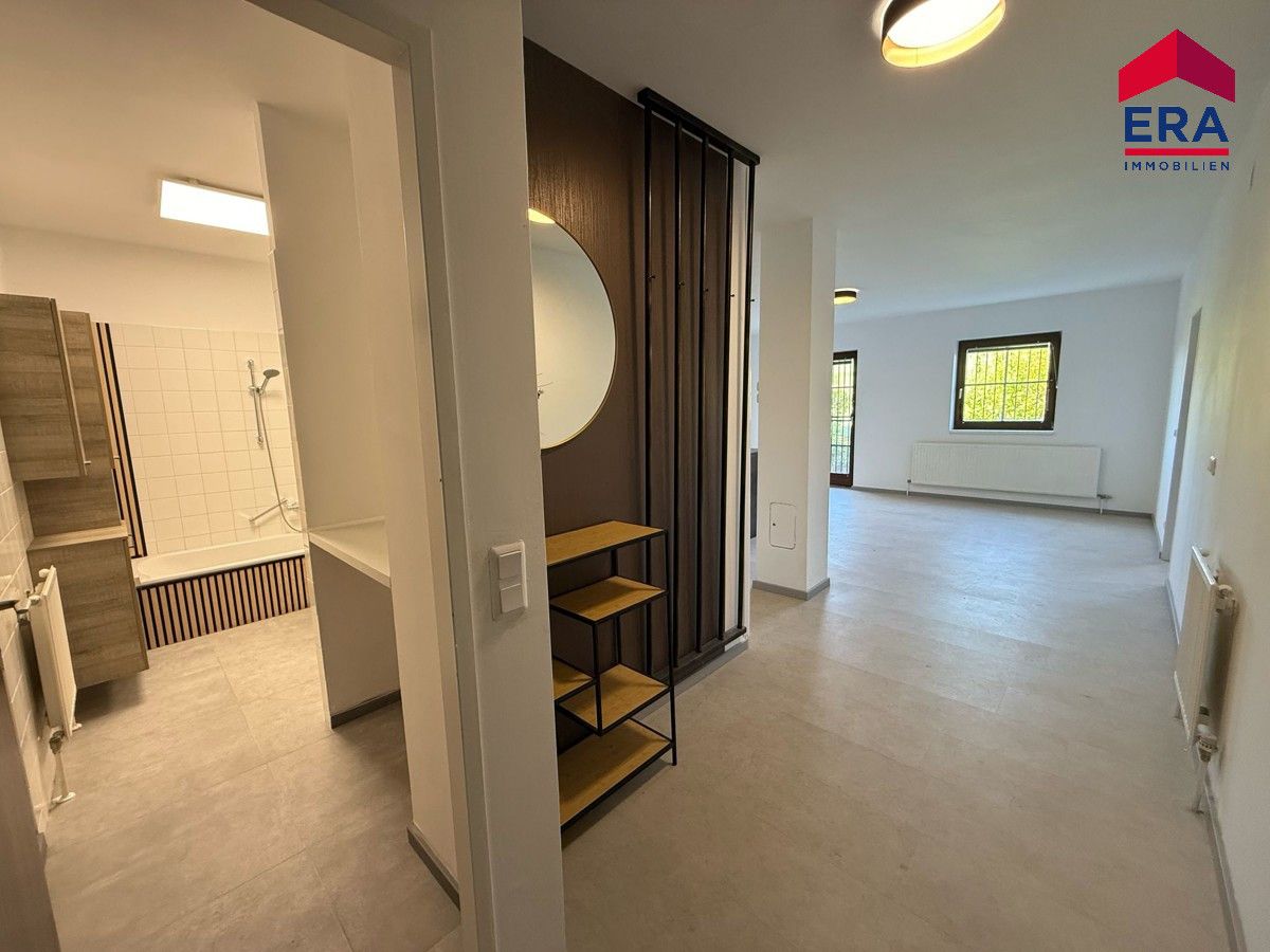 Modern sanierte 2-Zimmer-Mietwohnung mit Terrasse, Garten & Grünblick in Lanzendorf - ruhige Lage