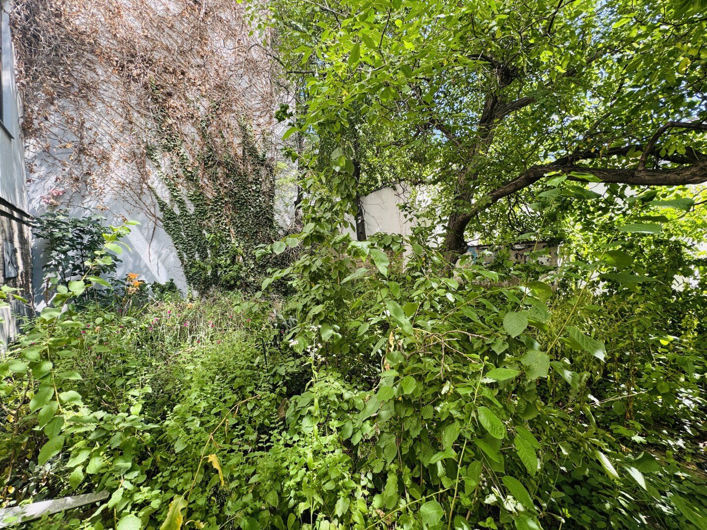 Familienwohnung mit eigenem 50m² großen Garten im ruhigen Innenhof!