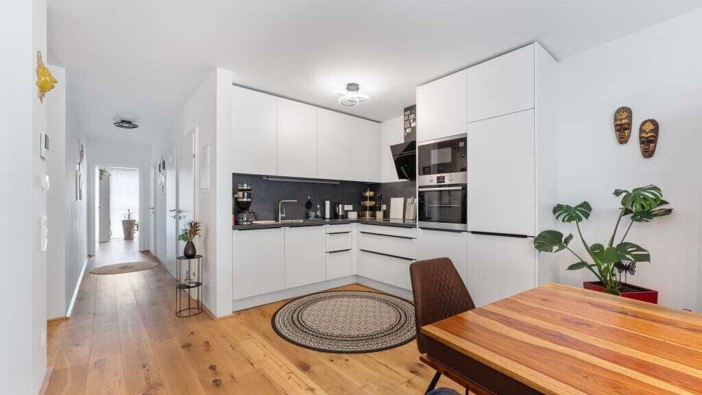 3-Zimmer Wohnung mit Garten und Tiefgaragenstellplätzen
