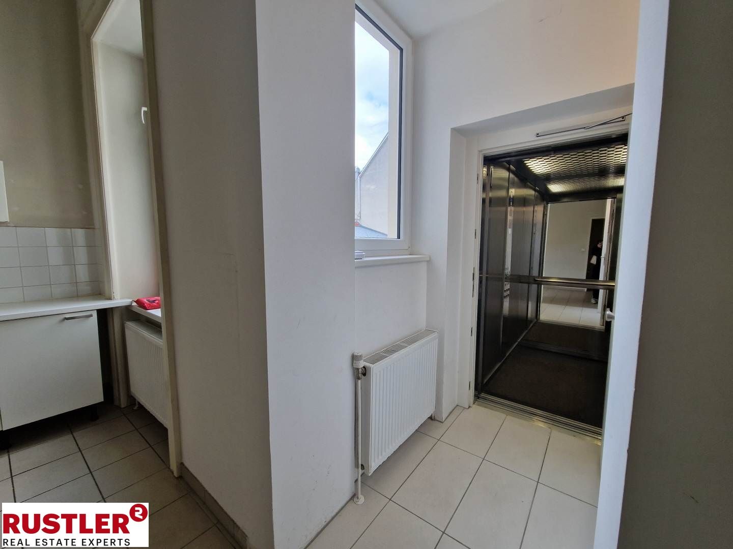 Mit dem Lift direkt in die Altbauwohnung // Neubaugasse Mariahilferstraße