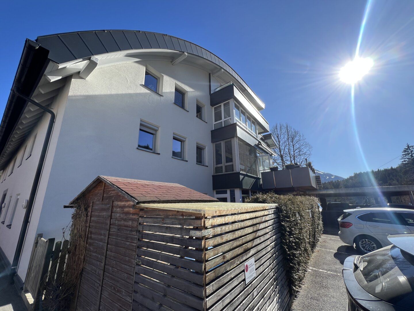 Wohlfühloase in Arzl: 3-Zimmer-Wohnung mit Balkon und Wintergarten