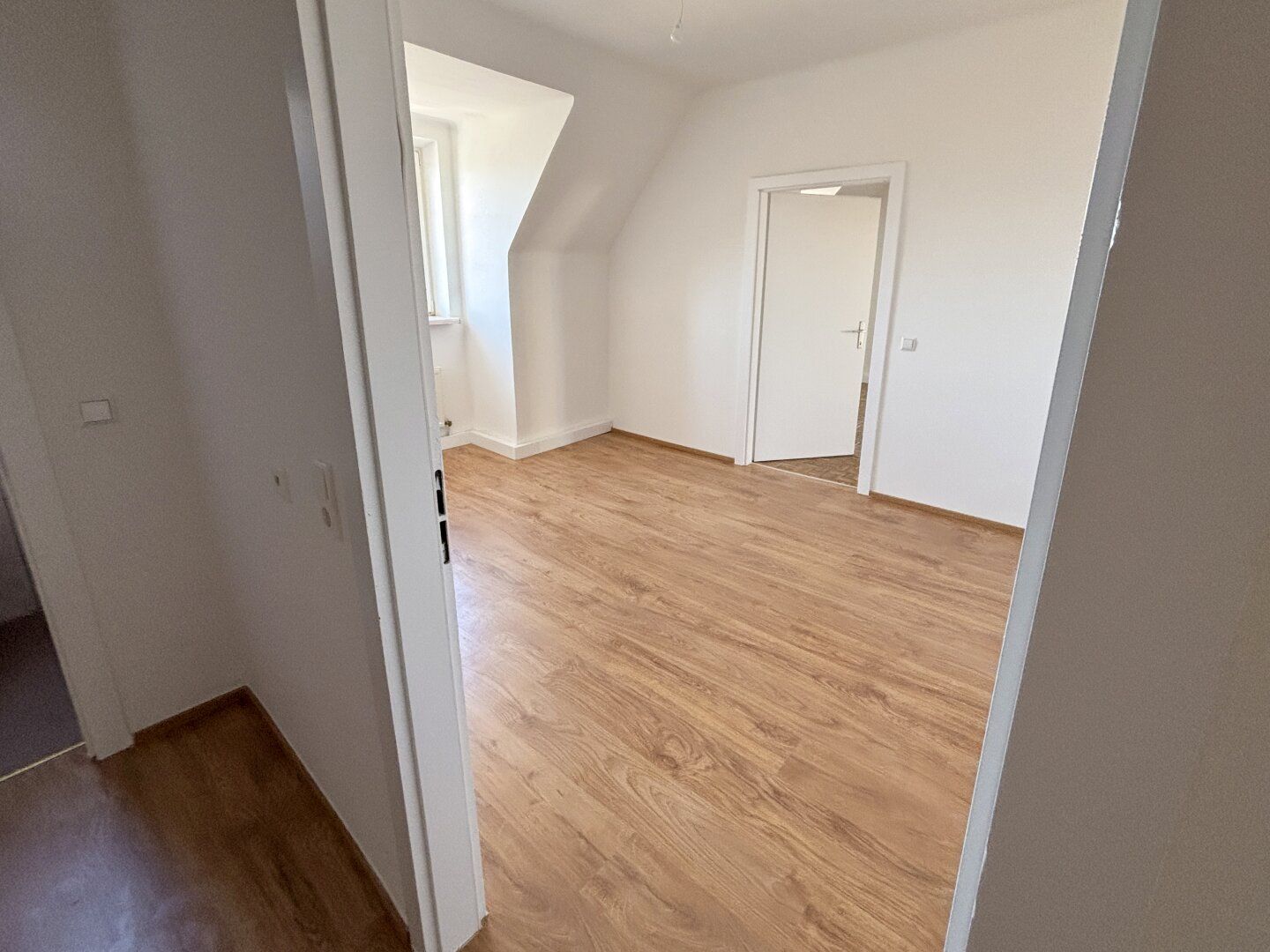 SANIERT: Dachgeschoßwohnung mit Ausblick - View 5