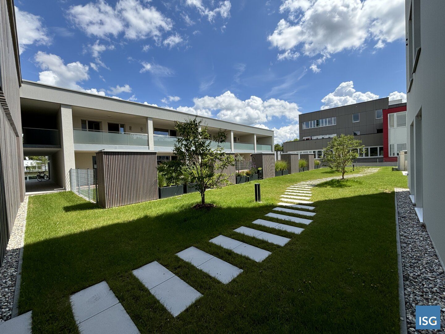 REIHENHAUS-CHARAKTER - TOP18 - exklusiv, provisionsfrei, 4-Zimmer Neubau in Bestlage inkl. Eigengarten - Ansicht 6