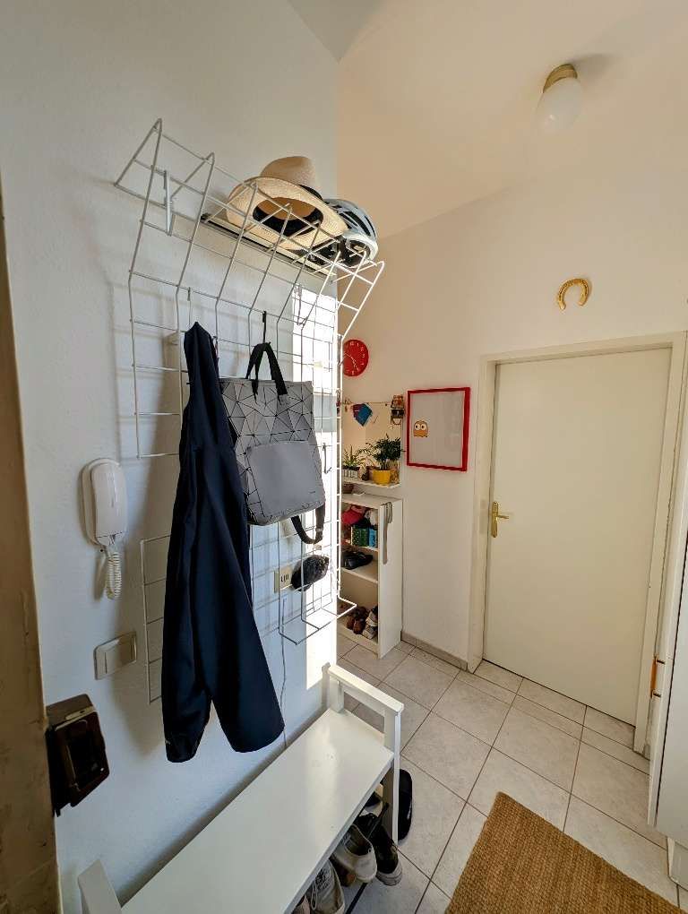 Provisionsfrei. Helle 2-Zimmer-Altbauwohnung. 100m zur U4 & U6