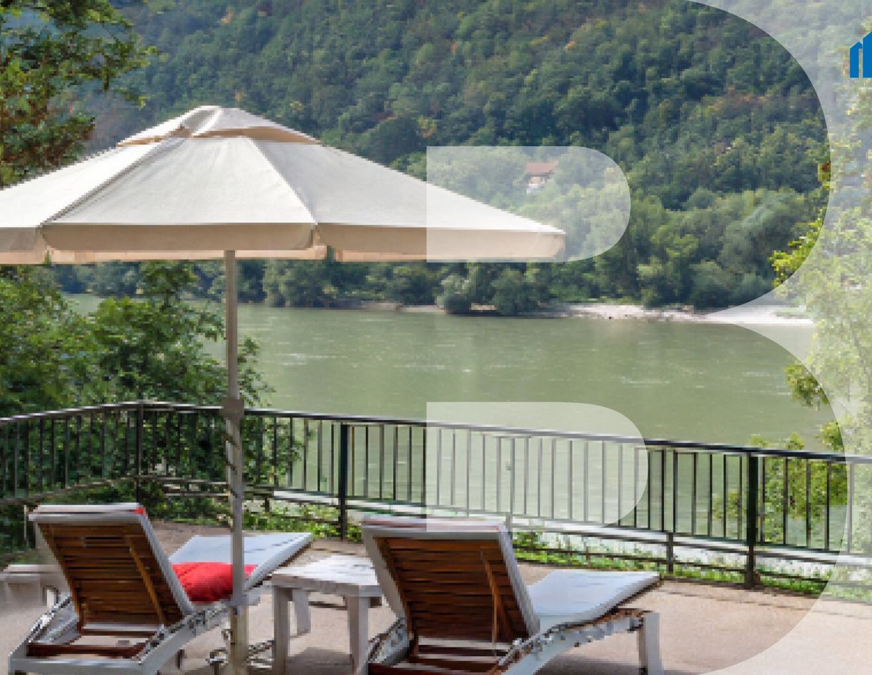 Urlaubsflair und Panoramablick | Doppelhaushälfte mit Aussicht auf die Donau