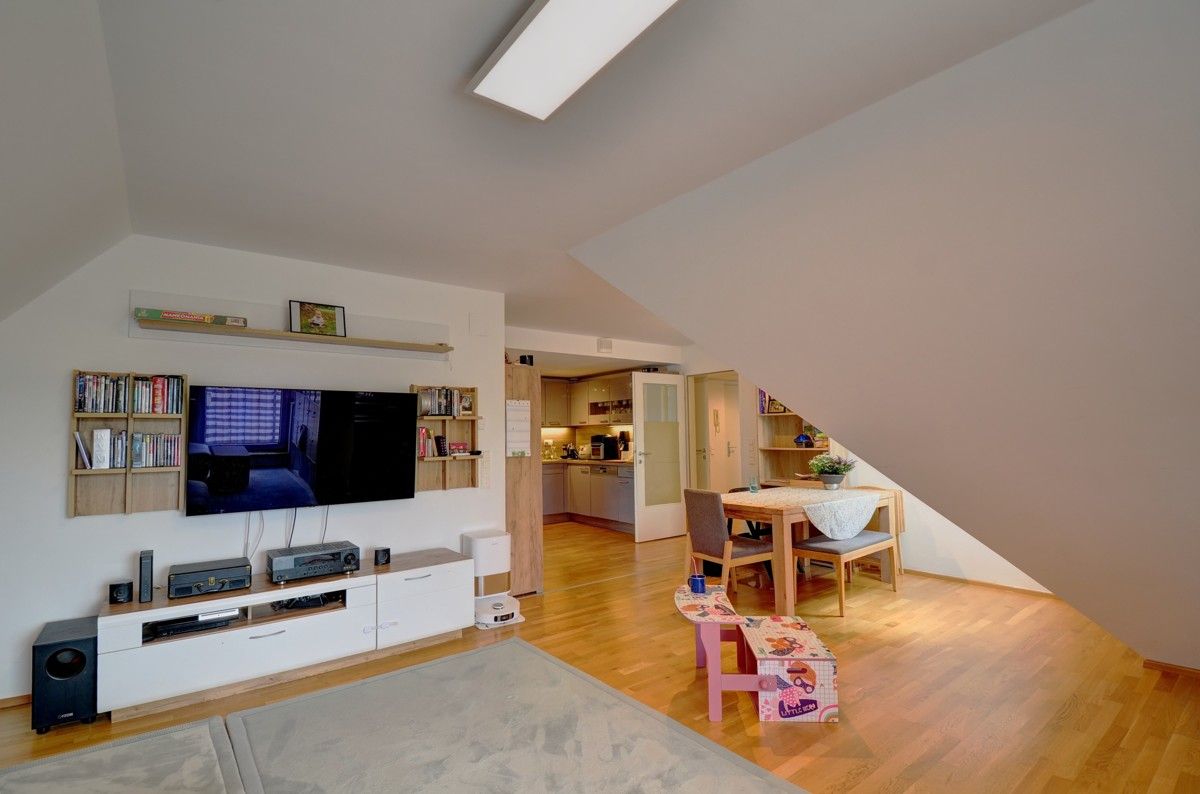 Dachgeschosswohnung mit Balkon, Garten, Lift und Tiefgaragenplatz - vermietet bis Ende 2026