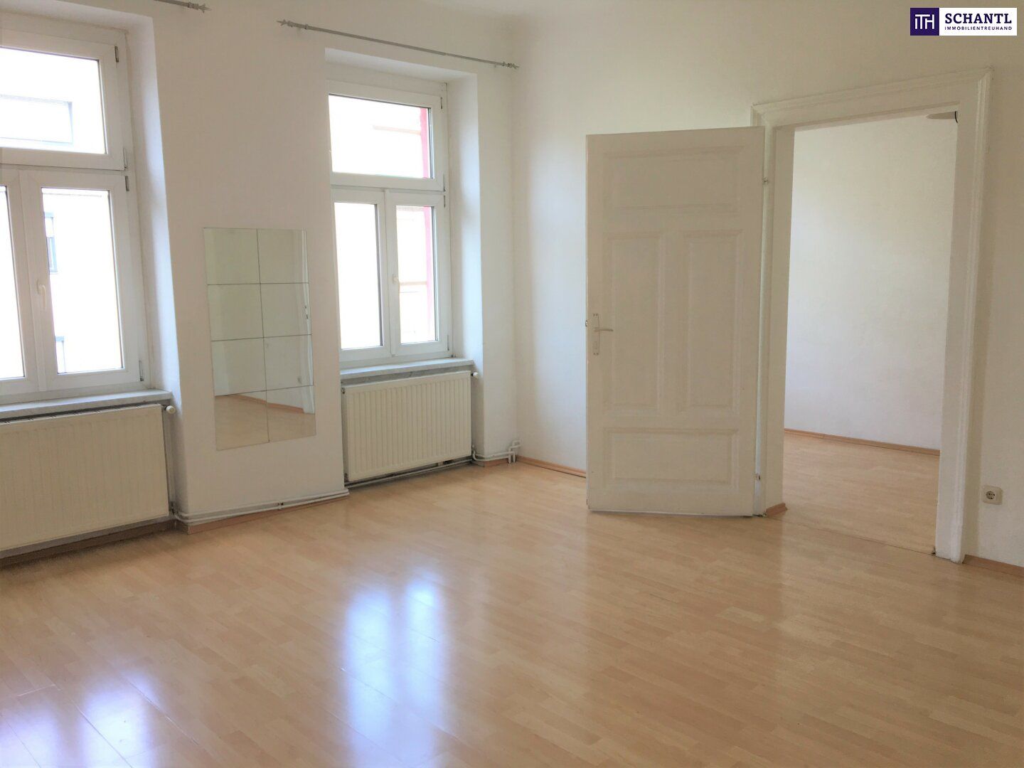 PREIS-HIT! SUPER HOHE RÄUME, Innenhof-Balkon & zentrale Lage! Zwischen CITYPARK und HAUPTBAHNHOF! BUSHALTESTELLE VOR DER EINGANGSTÜRE!