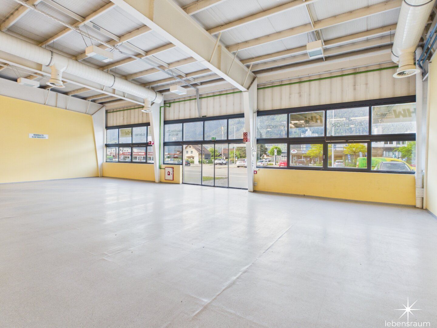 Top-Geschäftslokal in Spittal an der Drau: ca. 575 m² Nutzfläche. Flexibel & sofort verfügbar.