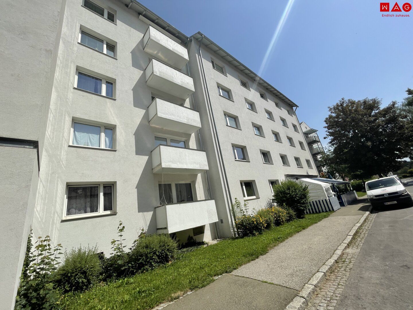 Neu sanierte 3 Zimmer-Wohnung mit Balkon!