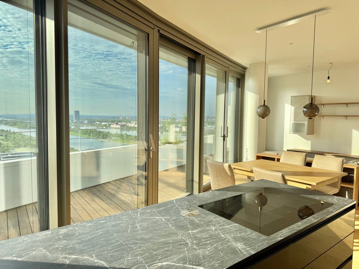 DANUBEFLATS - 45m2 Balkon, 25. Stock inkl. Möblierung, Pool und Wellness Bereich - U1 vor der Türe! LUXUS LEBEN AM WASSER
