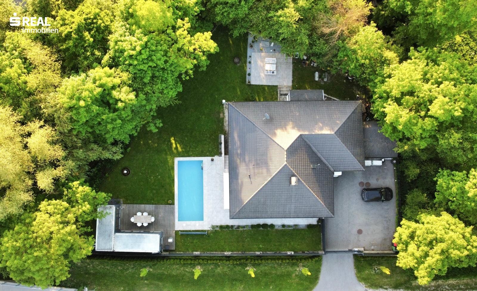 Charmantes Haus mit Pool und Wintergarten