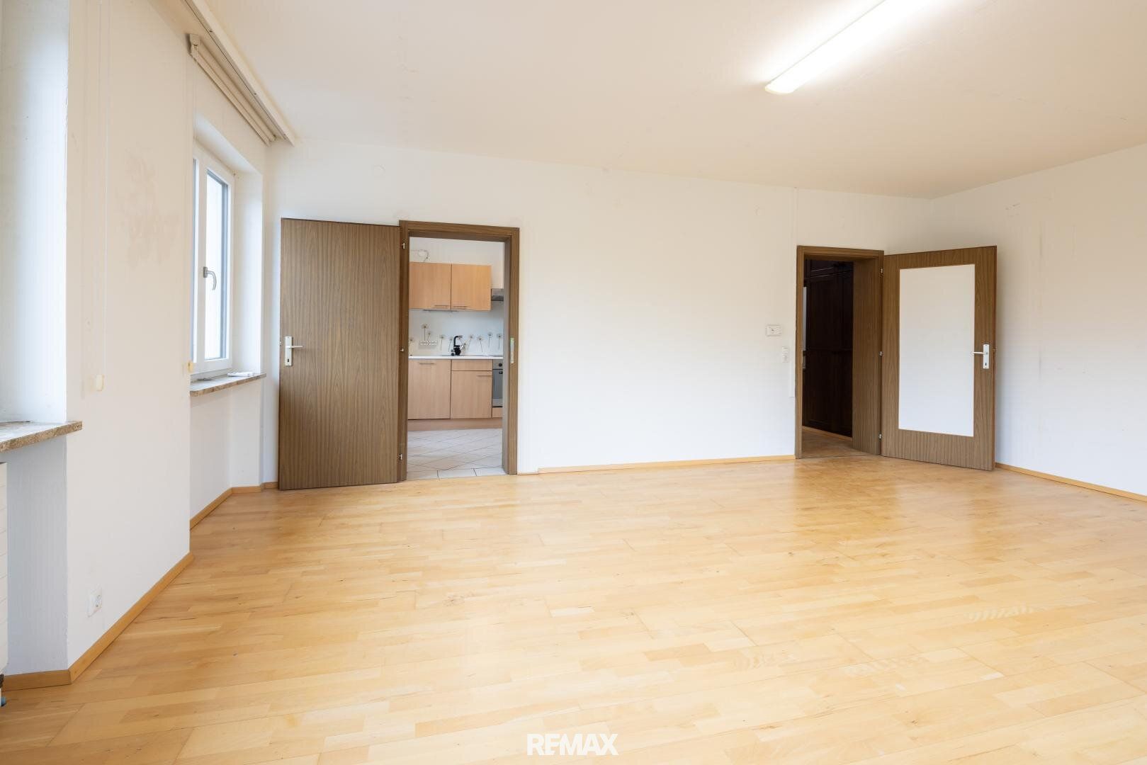 Vielseitiges Büro im Herzen von Bad Hall - optimale Lage und großzügige Aufteilung - Ansicht 3