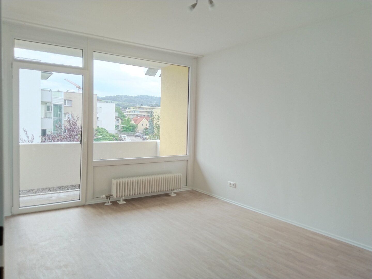 Frisch sanierte 1-Zimmer-Wohnung mit Loggia und Parkplatz in St. Magdalena/Urfahr!