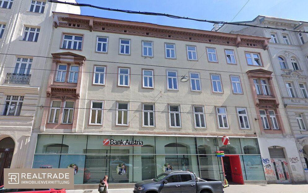 BAUBEWILLIGT BEIM AUGARTEN / U2 TABORSTRASSE: Großvolumiger Dachbodenausbau mit Freiflächen