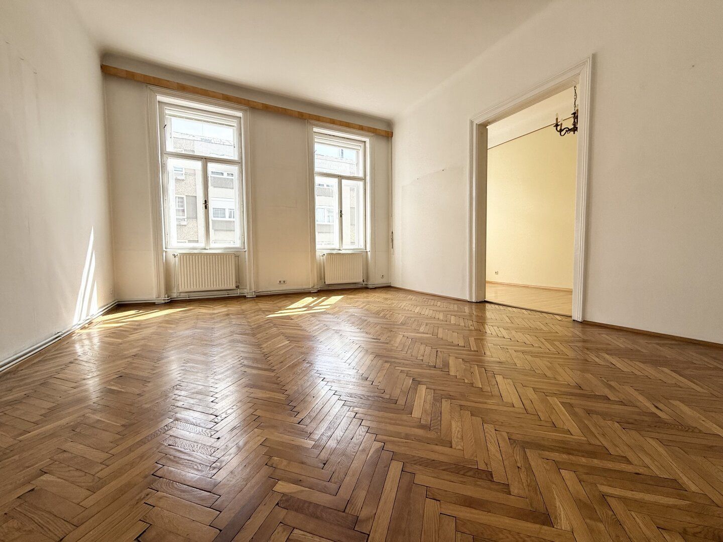 helle 3 Zimmer bei Naschmarkt! WG geeignet