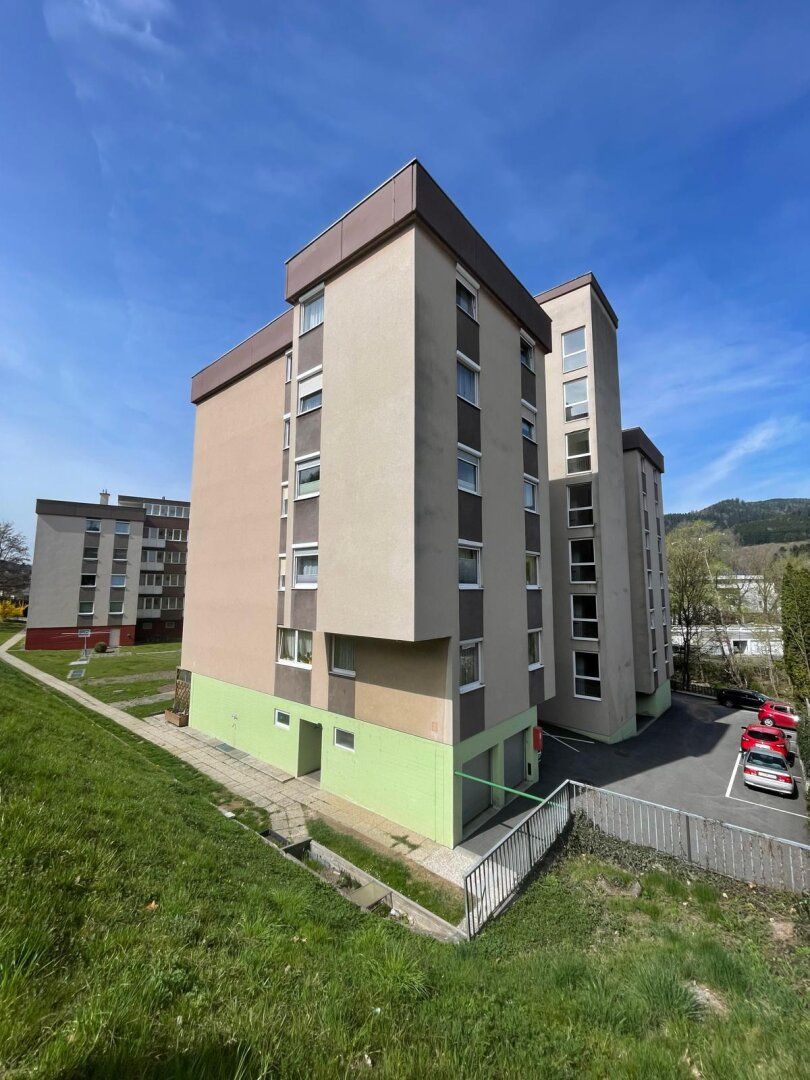 Zentral gelegene WOHNUNG mit LIFT in KINDBERG zu verkaufen!