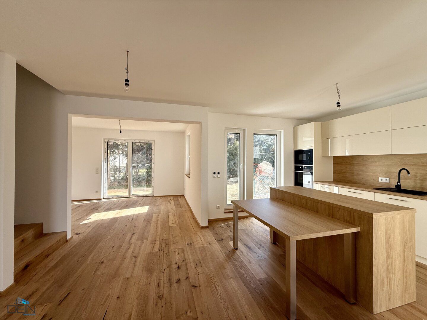 NEU! TRAUMHAFTE 5 ZIMMER REIHENHÄUSER MIT EIGENGÄRTEN UND STELLPLÄTZEN NÄHE U6 PERFEKTASTRASSE!