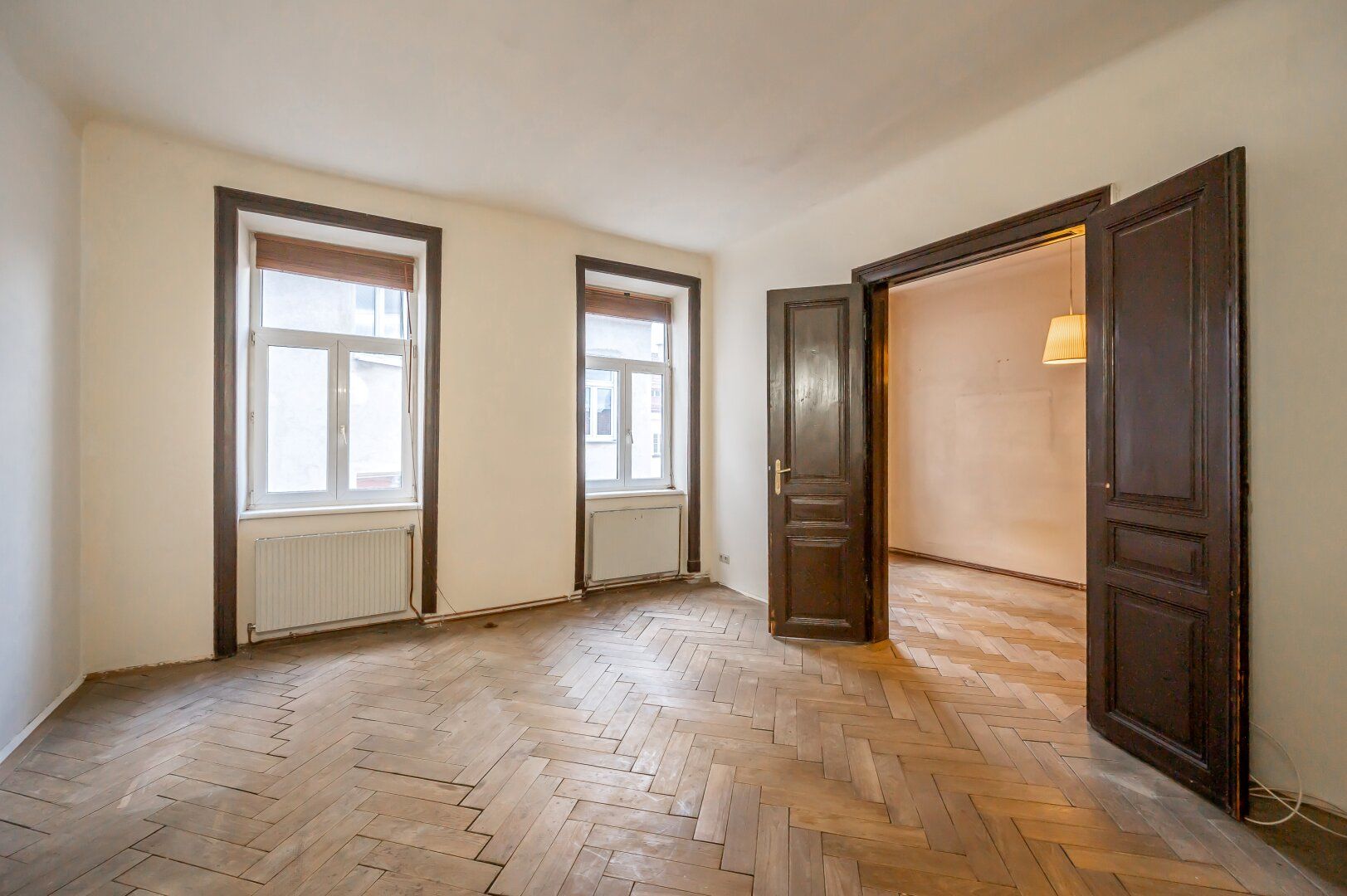 ++NEU++ Sanierungsbedürftige 3-Zimmer Altbau-Wohnung mit viel Potenzial! - zentrale Lage!!